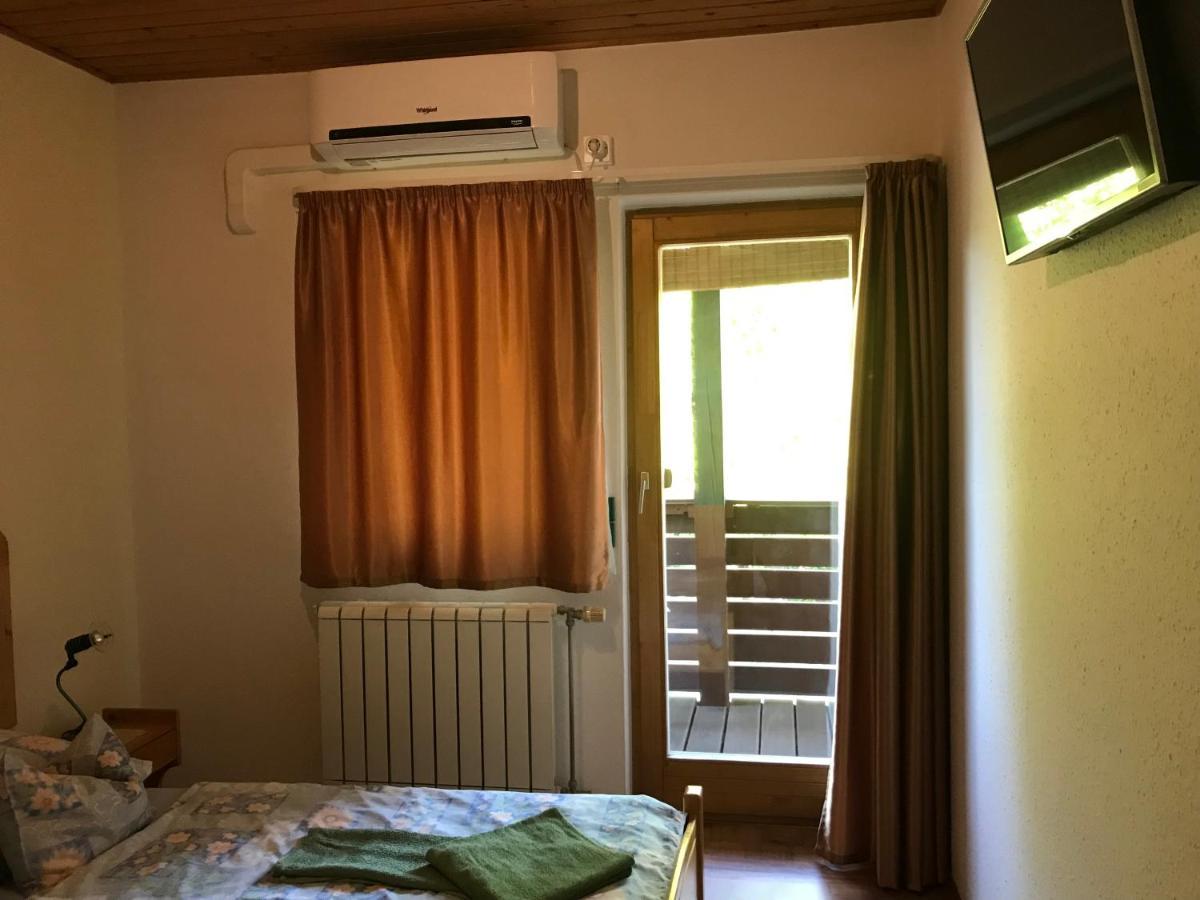 Apartman Nemeth เฮวิซ ภายนอก รูปภาพ