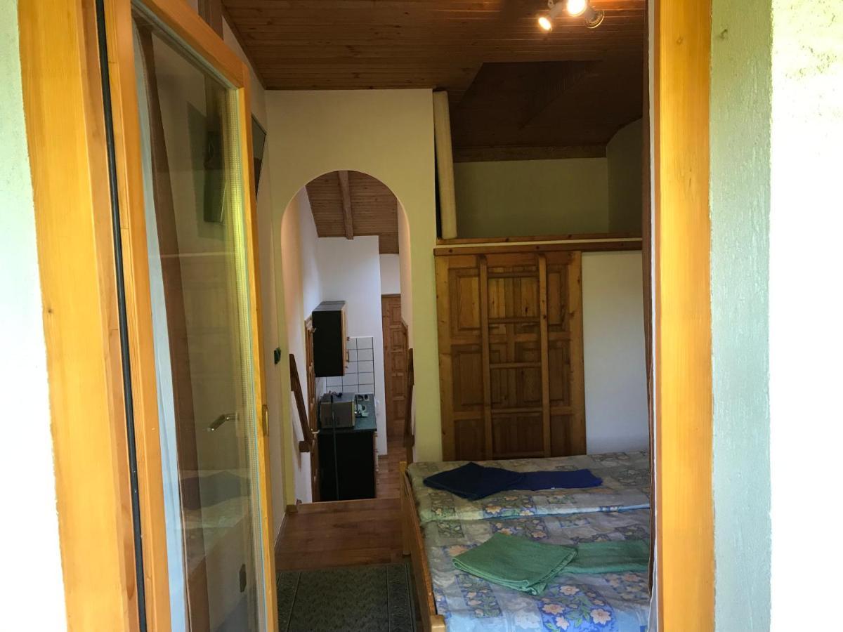 Apartman Nemeth เฮวิซ ภายนอก รูปภาพ