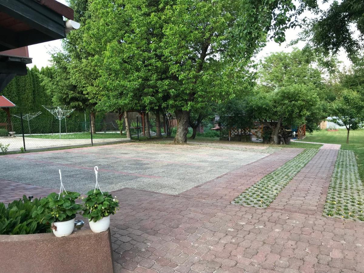 Apartman Nemeth เฮวิซ ภายนอก รูปภาพ