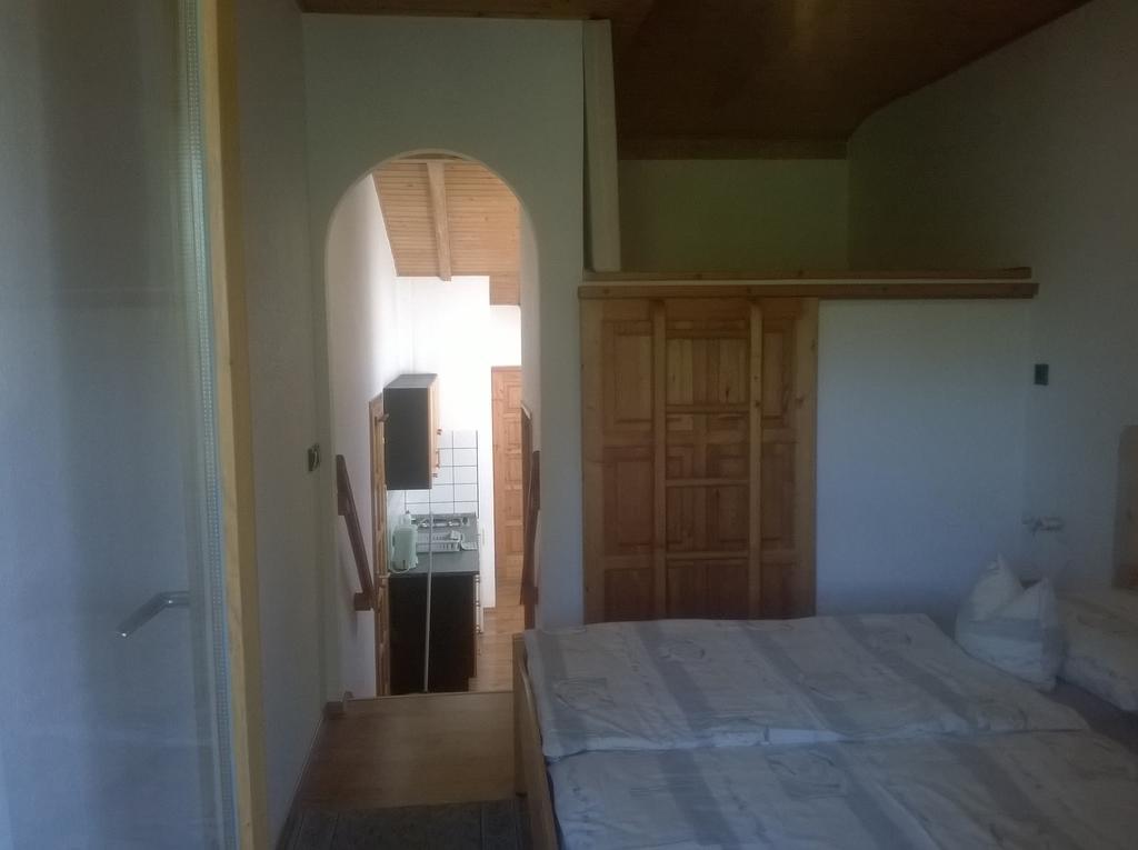 Apartman Nemeth เฮวิซ ภายนอก รูปภาพ