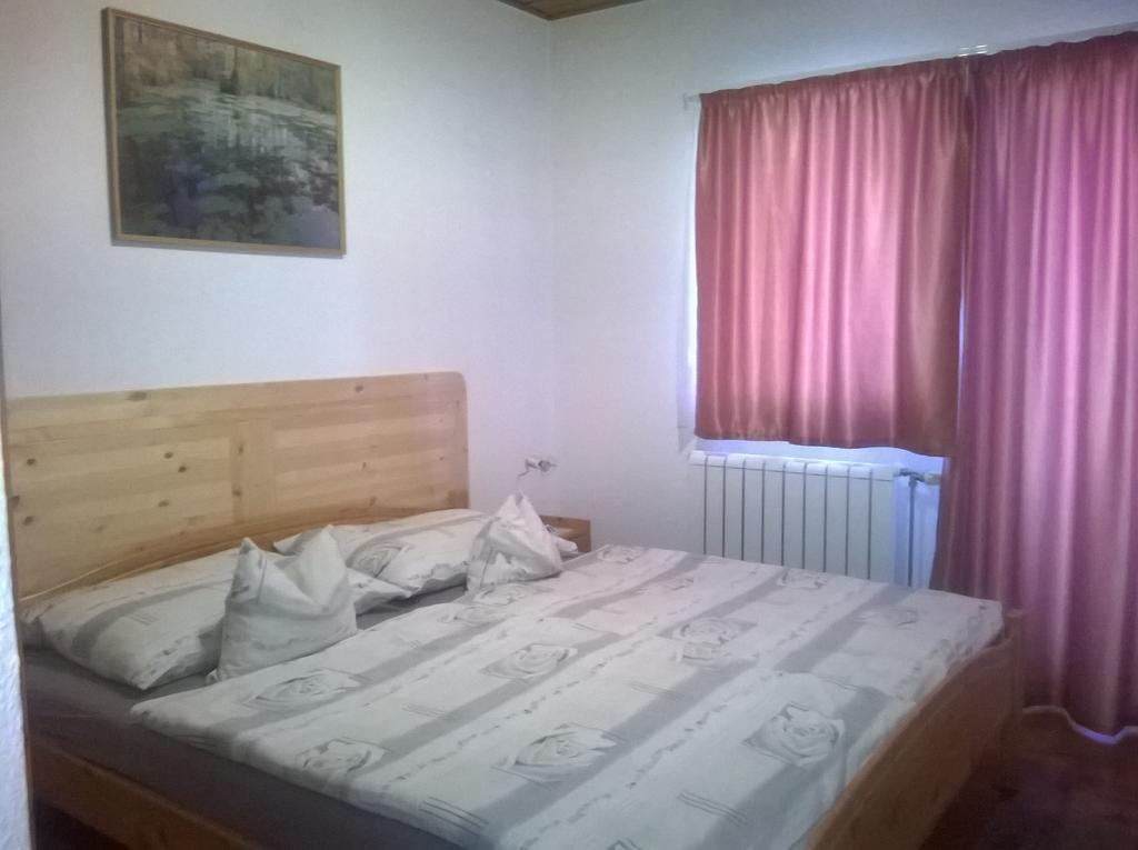 Apartman Nemeth เฮวิซ ภายนอก รูปภาพ