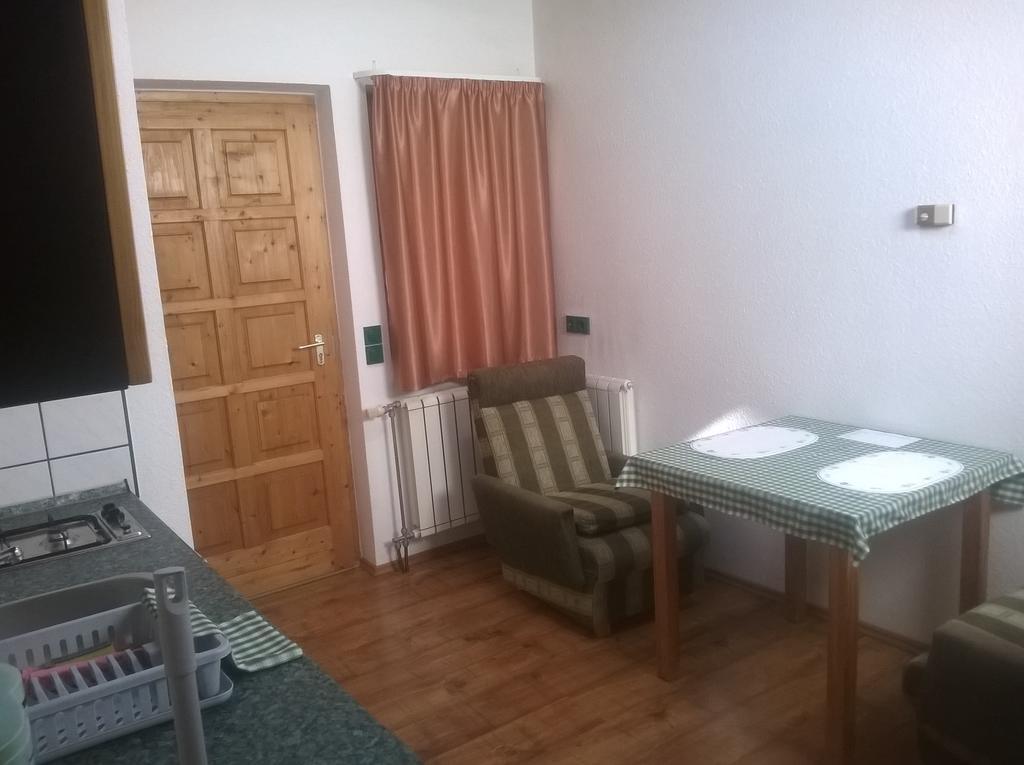 Apartman Nemeth เฮวิซ ภายนอก รูปภาพ