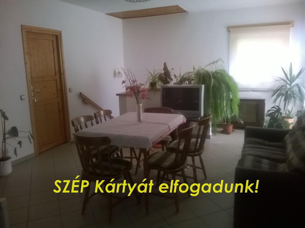 Apartman Nemeth เฮวิซ ภายนอก รูปภาพ